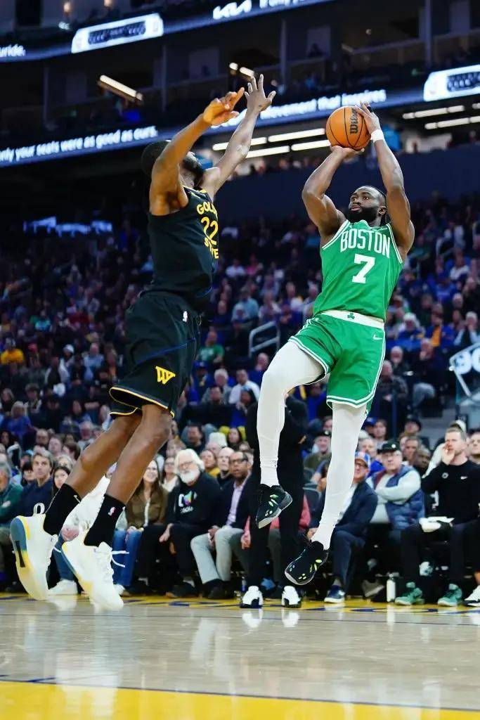 FB体育官方网站-勇士遭到湖人逆转,遗憾告负