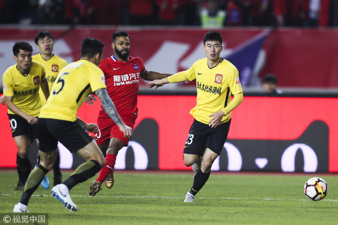 FB体育平台-重庆斯威客场击败恒大，豪取三分