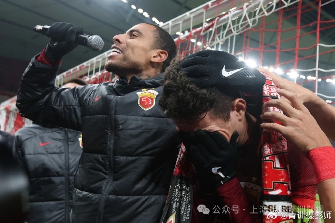 FB体育官网-深夜战役精彩绝伦，球迷热情高涨