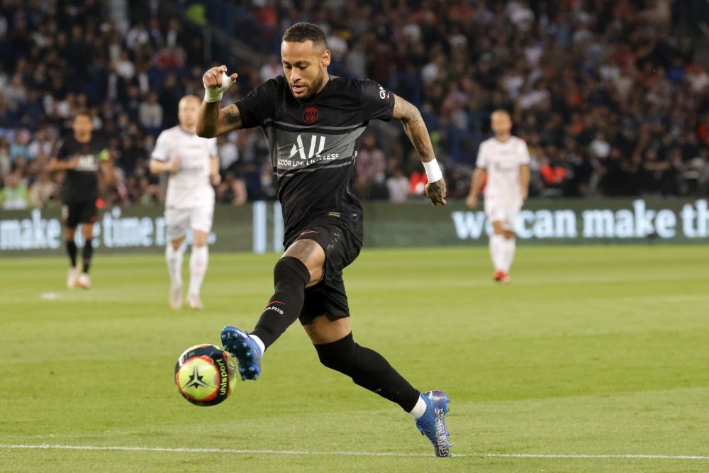 FB体育平台-防守稳固，法甲卫冕冠军保持不败纪录